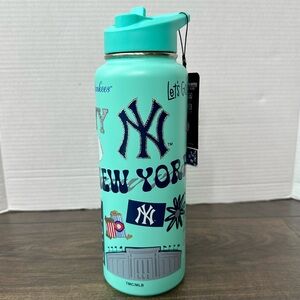 New York Yankees NWT - 34 oz Quencher Water Bottle w Crystal Glass Bling